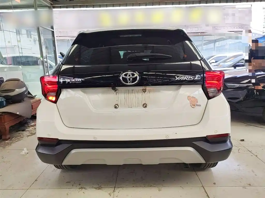 Toyota Yaris L 2020 — фото 6