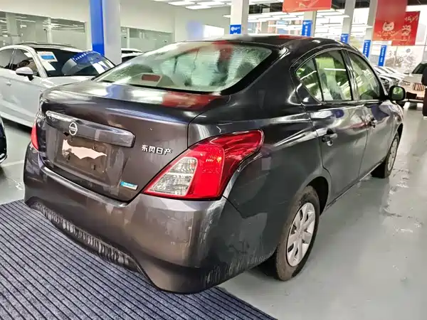 Nissan Sunny 2015