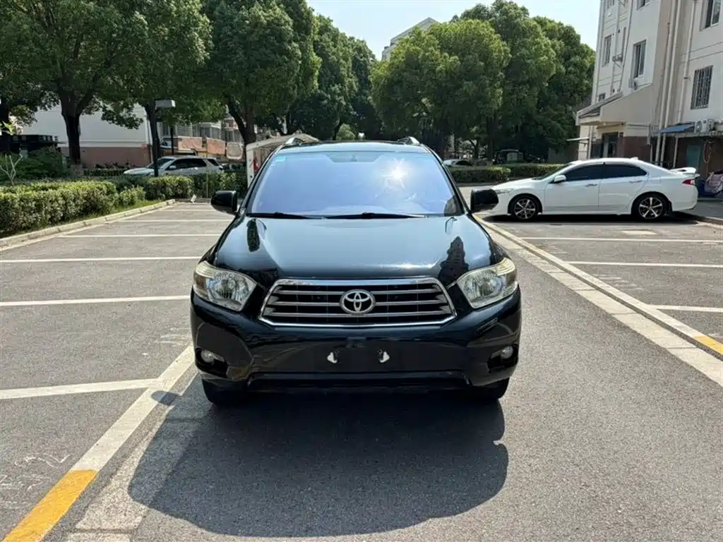 Toyota Highlander 2010 — фото 2