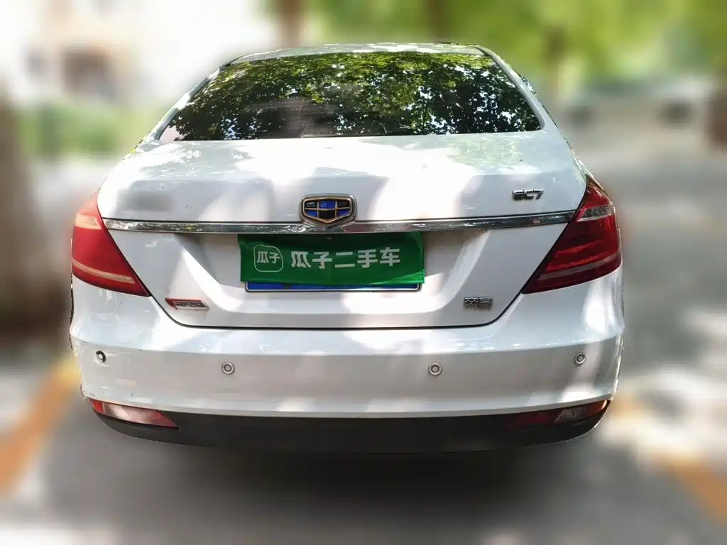 Geely Emgrand 2015 — фото 5