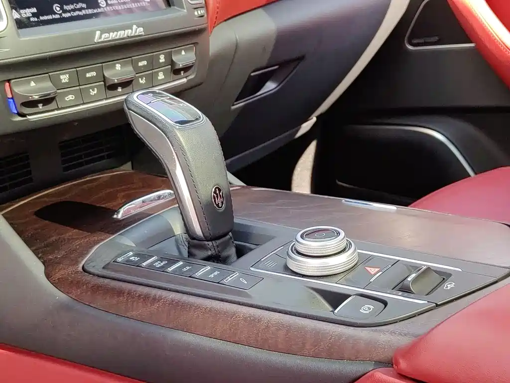 Maserati Levante 2020 — фото 13