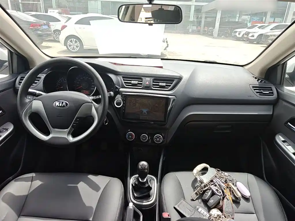 Kia K2 2017 — фото 10
