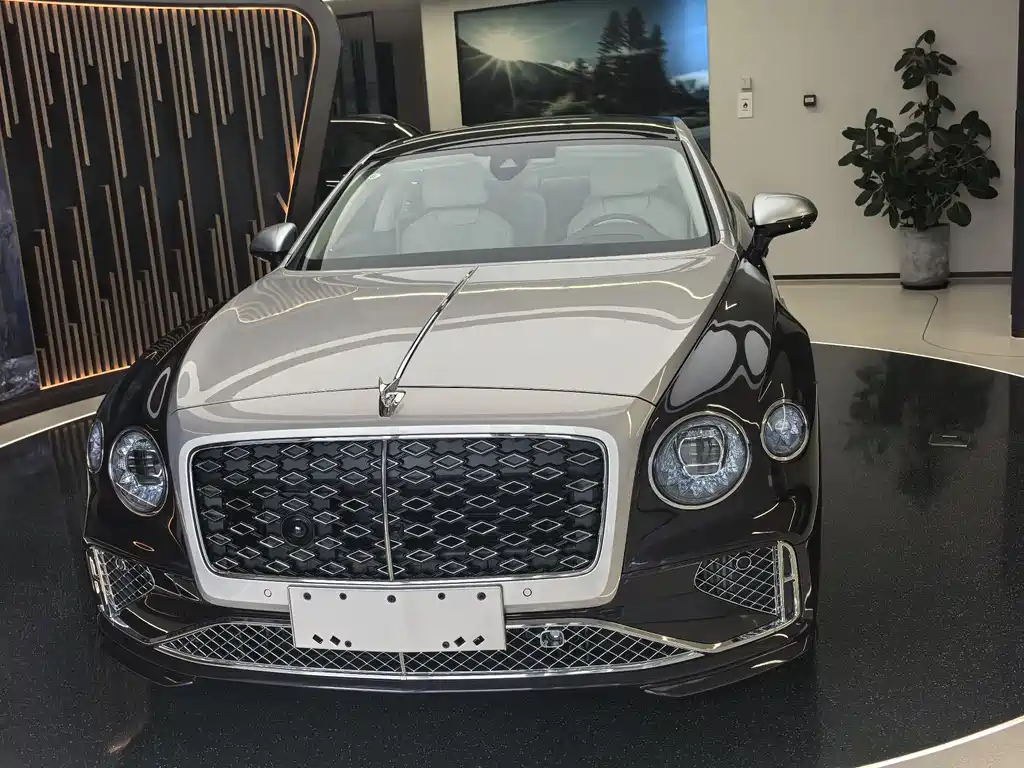 Bentley Flying Spur — фото 2