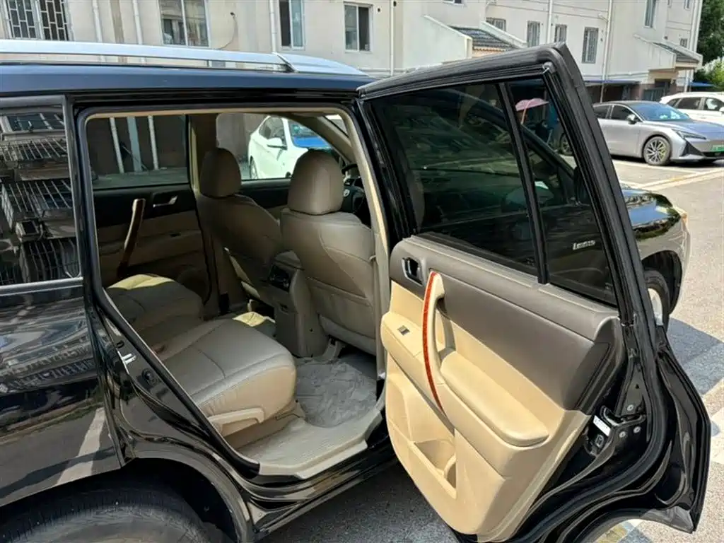 Toyota Highlander 2010 — фото 14