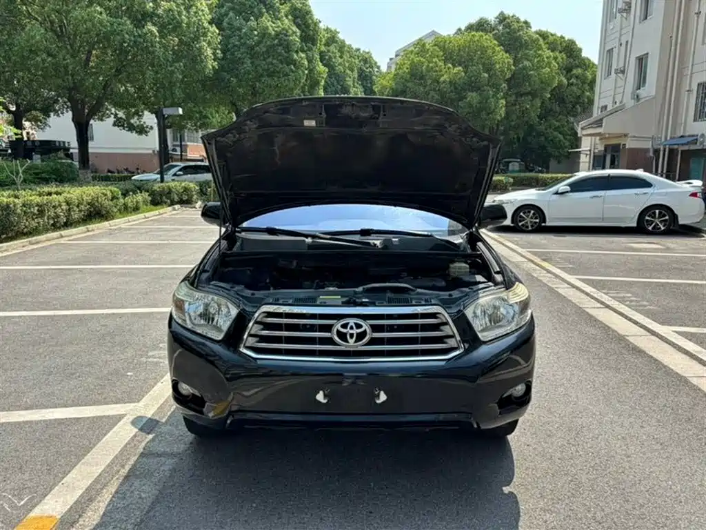 Toyota Highlander 2010 — фото 20