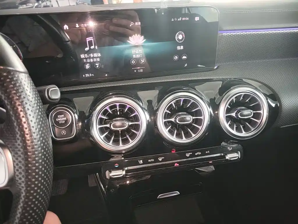 Mercedes-Benz A-Class 2021 — фото 13