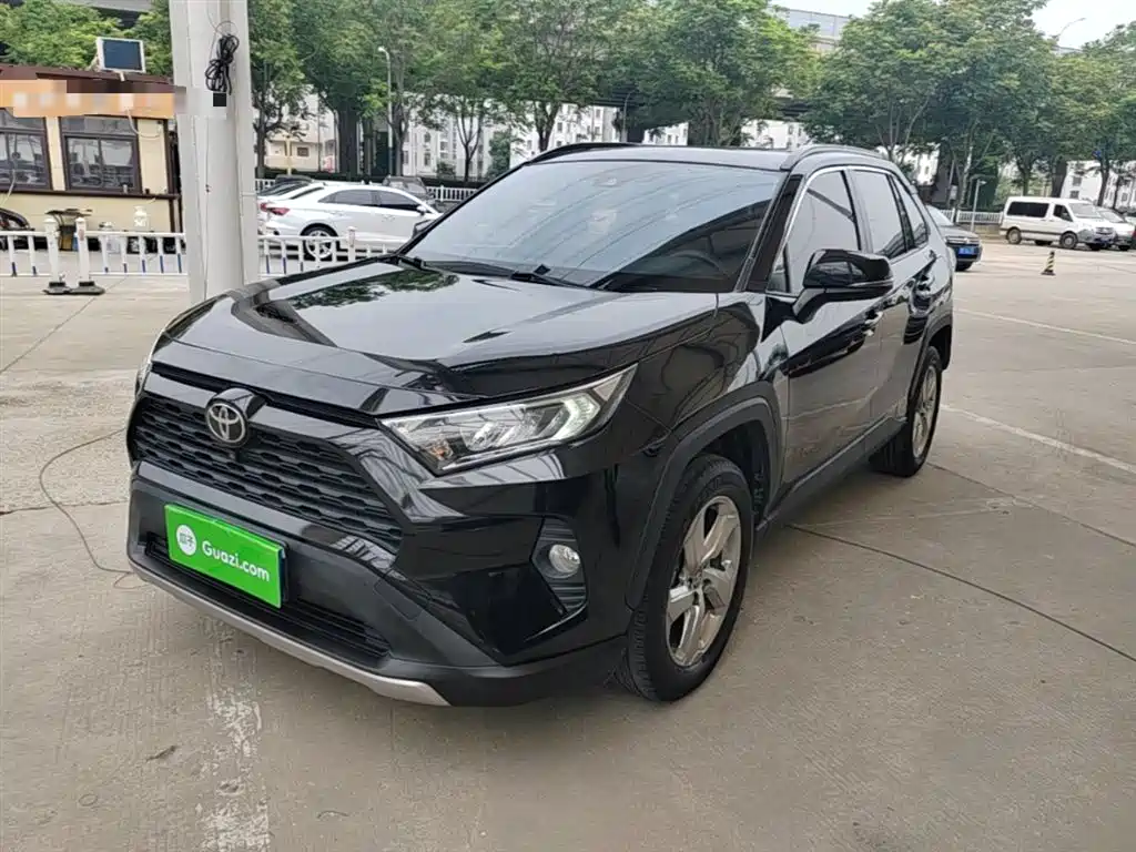 Toyota RAV4 2022 — фото 2