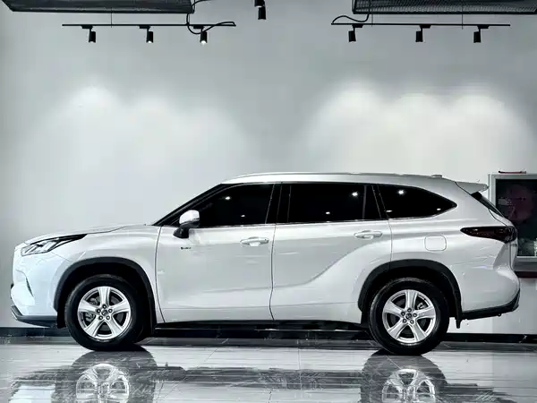 Toyota Highlander 2025