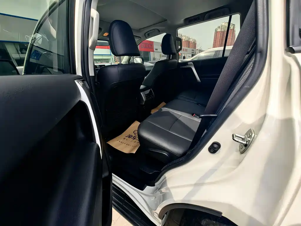 Toyota Prado 2019 — фото 16