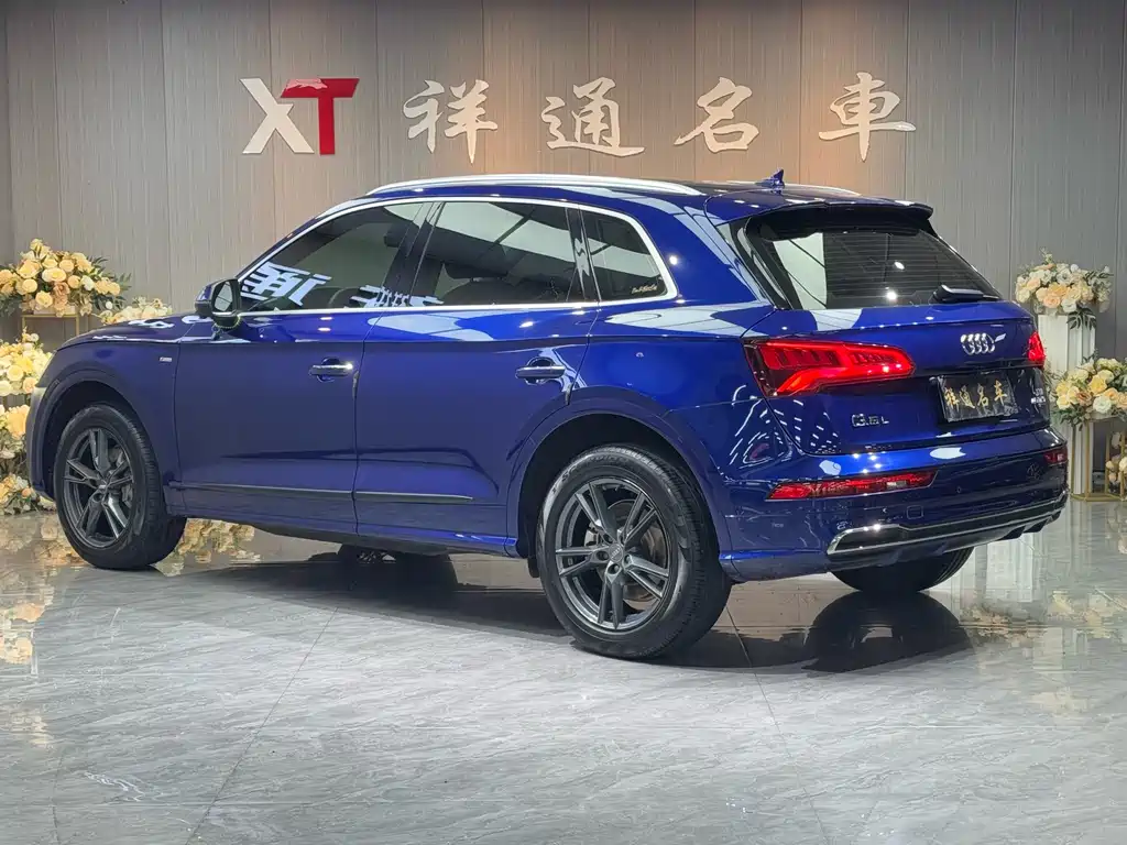 Audi Q5L 2019 — фото 16