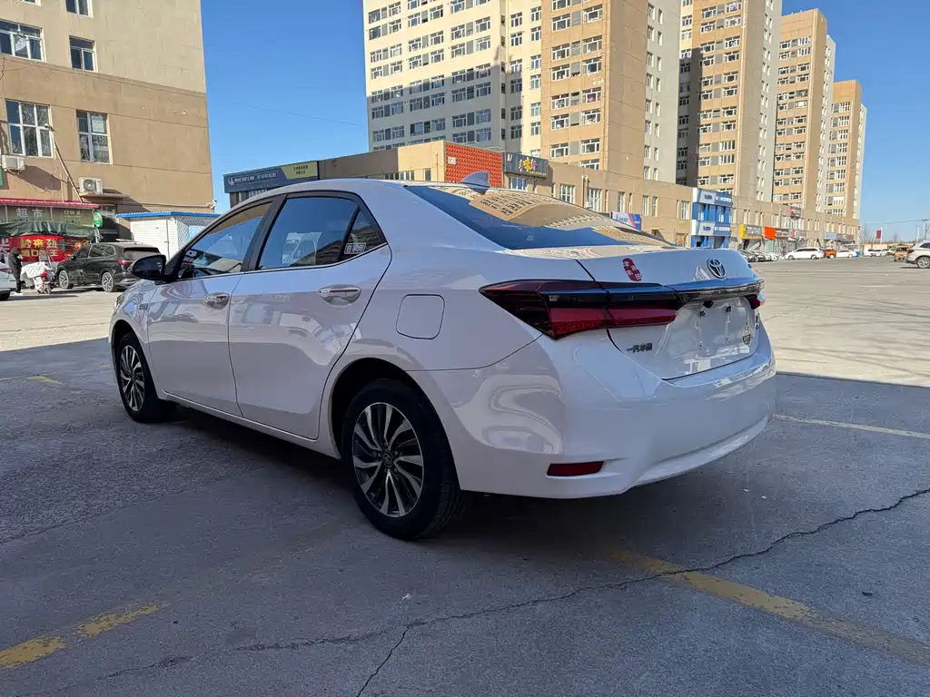 Toyota Corolla Hybrid 2020 — фото 4