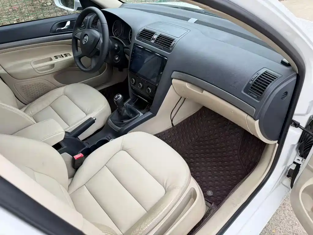 Skoda Octavia 2015 — фото 10