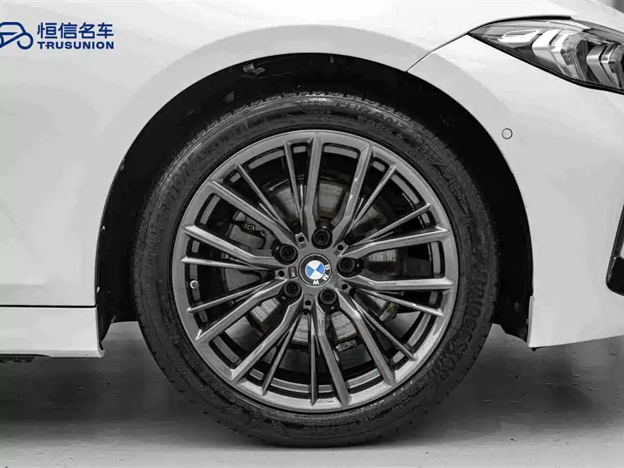 BMW 3 Series 2024 — фото 11