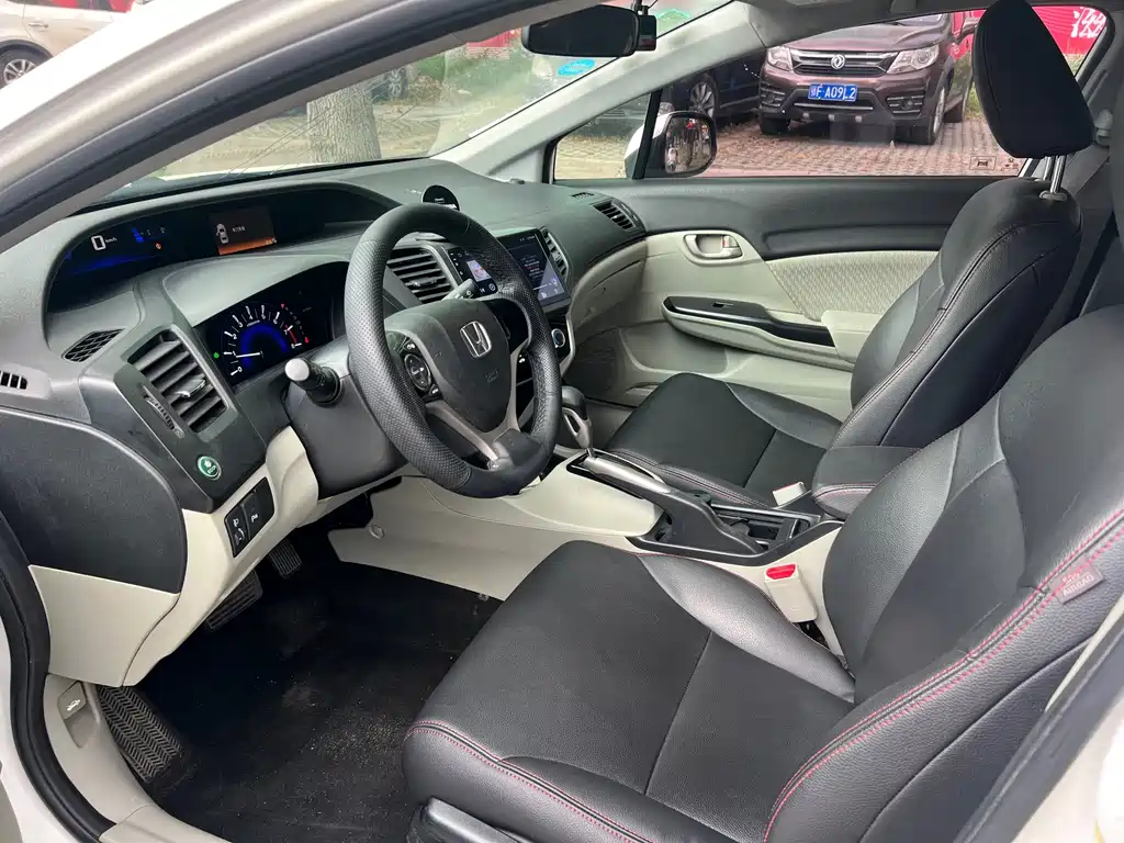 Honda Civic 2015 — фото 4