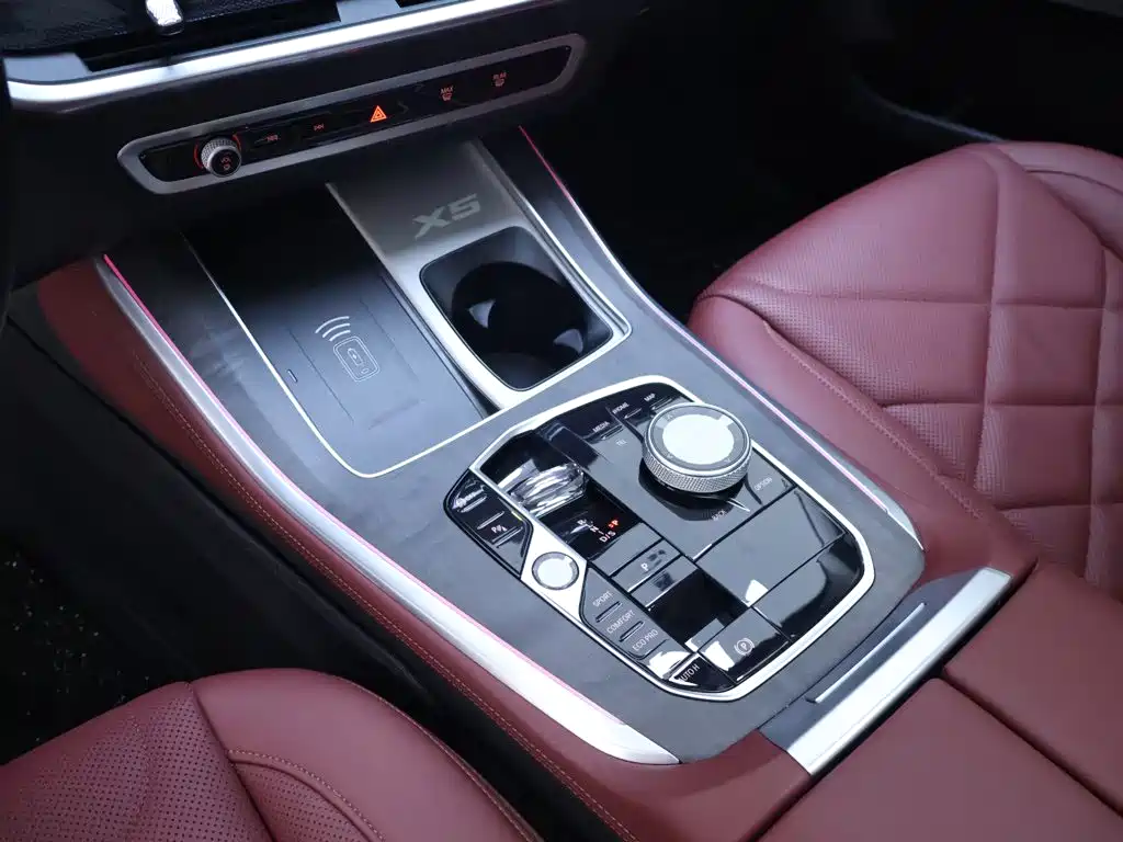 BMW X5 2025 — фото 12