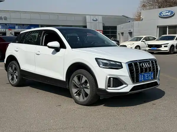 Audi Q2L 2024