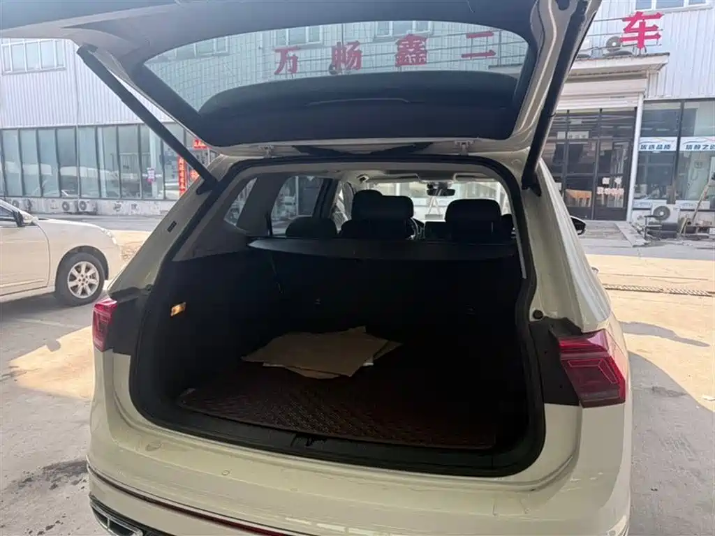 Volkswagen Tiguan L PHEV 2021 — фото 14
