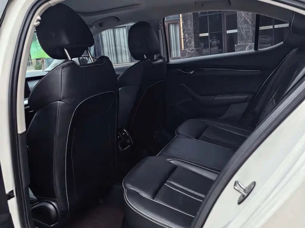 Skoda Octavia 2022 — фото 12