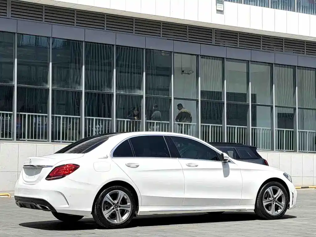 Mercedes-Benz C-Class 2018 — фото 11