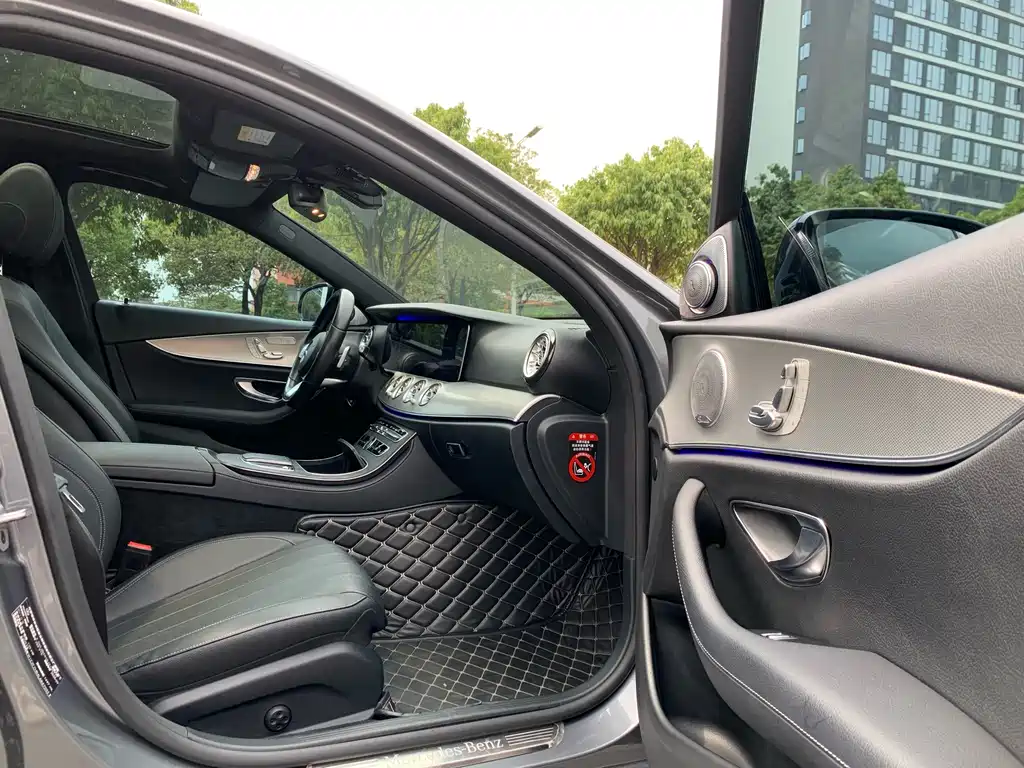 Mercedes-Benz E-Class 2020 — фото 15