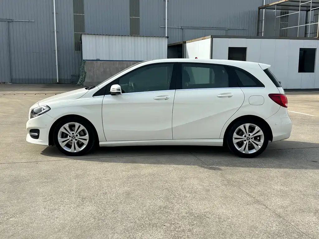 Mercedes-Benz B-Class 2018 — фото 12