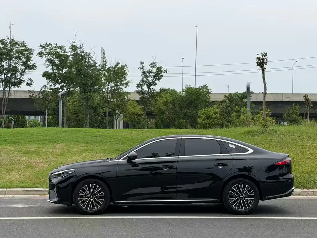 Geely Emgrand 2026