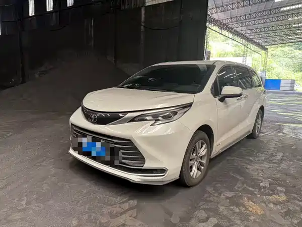 Toyota Sienna 2024