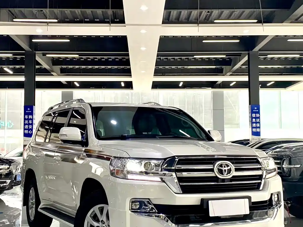 Toyota Land Cruiser 2019 — фото 2