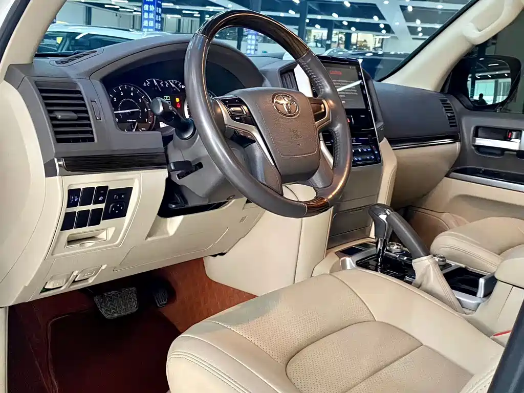 Toyota Land Cruiser 2019 — фото 5