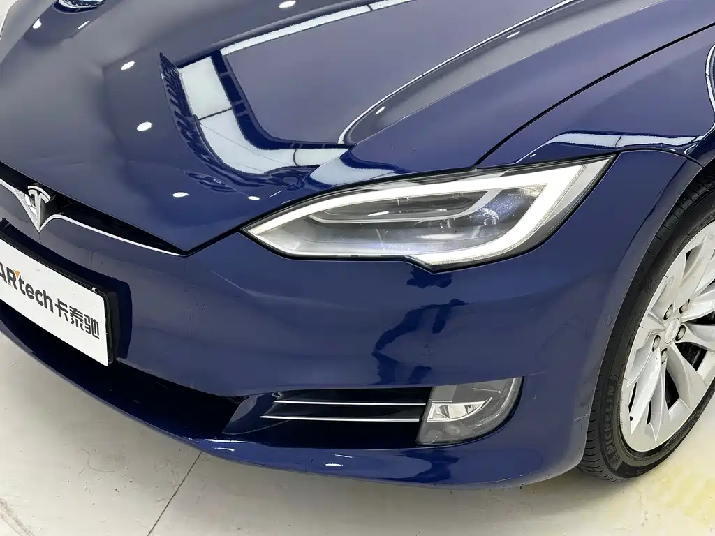 Tesla Model S 2018 — фото 16