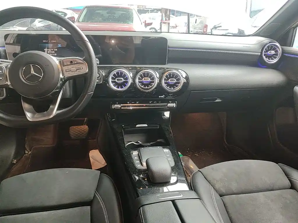 Mercedes-Benz A-Class 2020 — фото 13