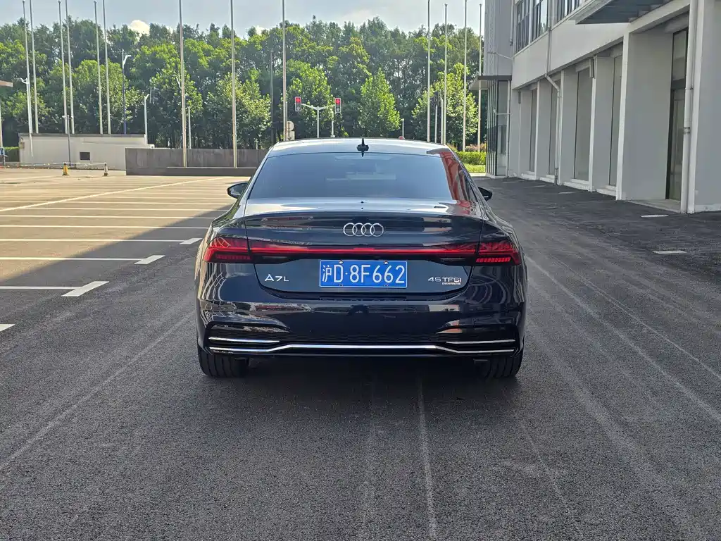 Audi A7L 2024 — фото 16