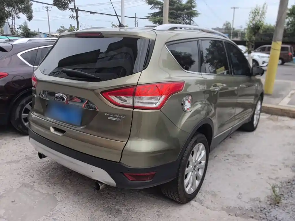 Ford Kuga 2015 — фото 7