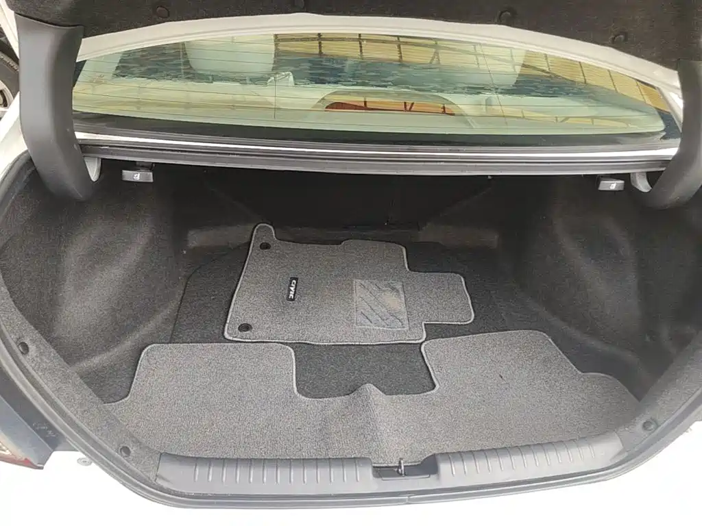 Honda Civic 2015 — фото 19