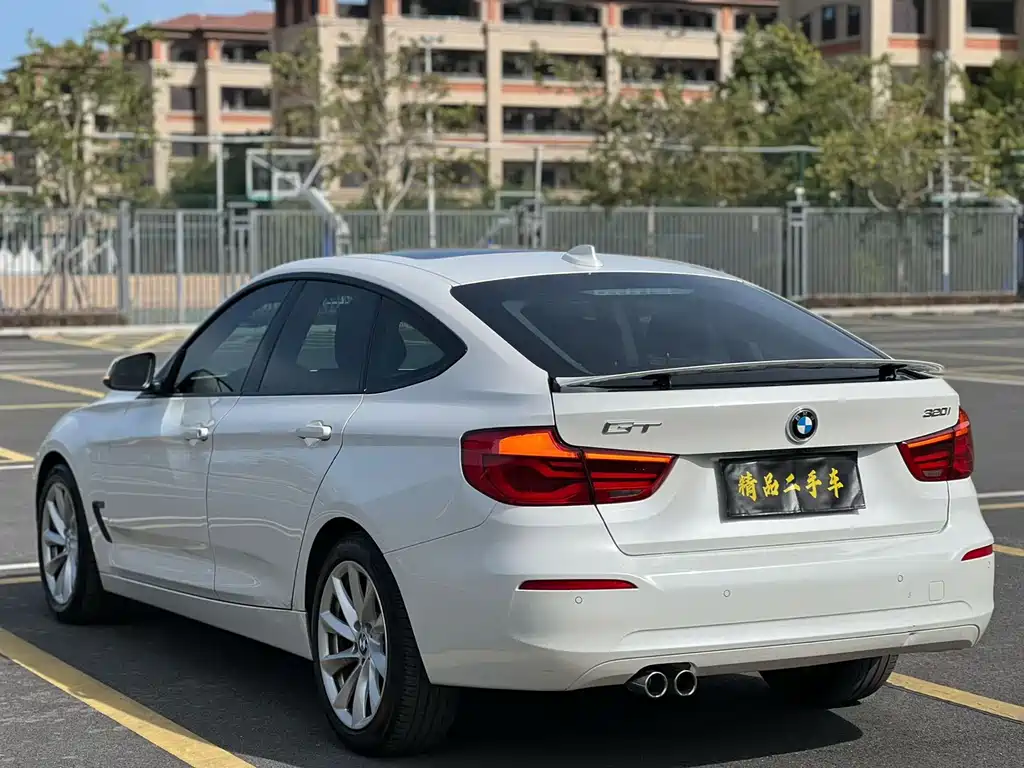 BMW 3 Series GT 2018 — фото 14