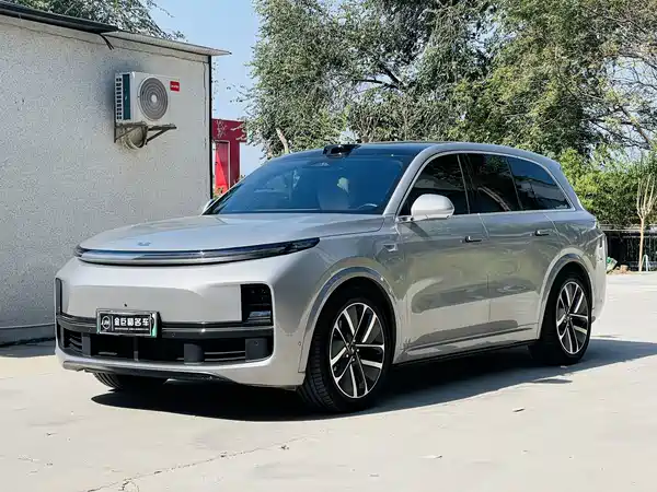 Li Auto L8 2024