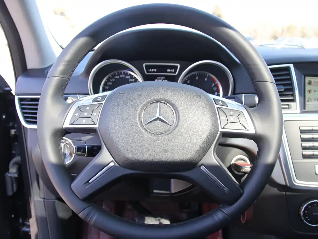 Mercedes-Benz M-Class 2014 — фото 19