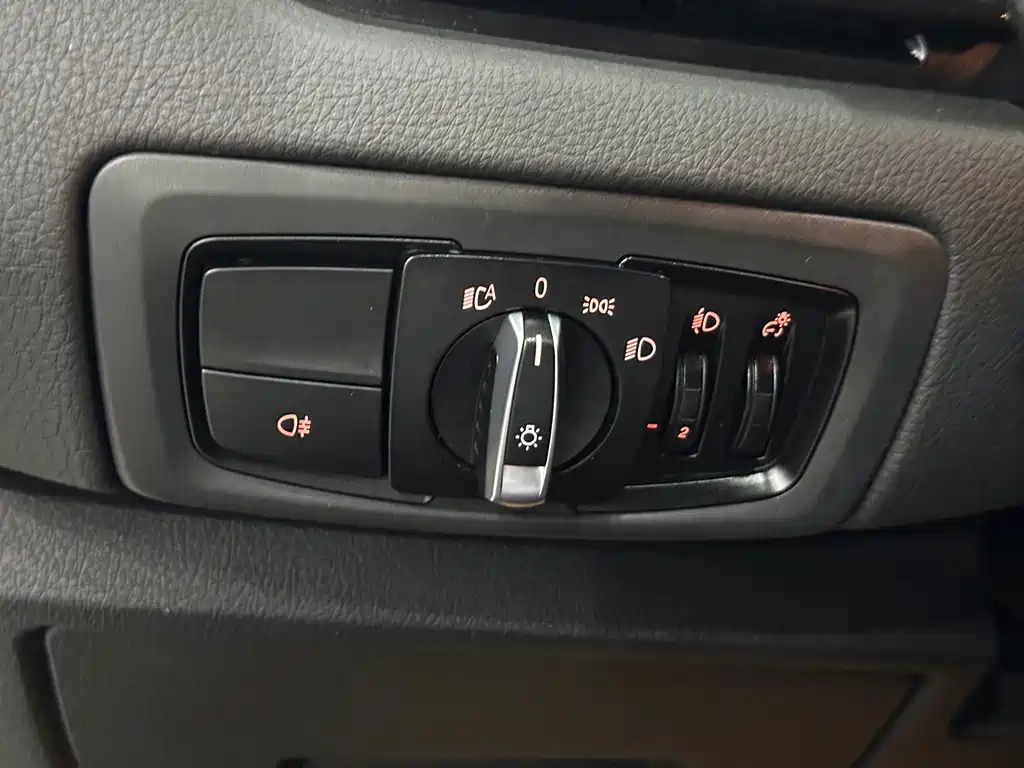 BMW 2 Series Wagon 2020 — фото 12