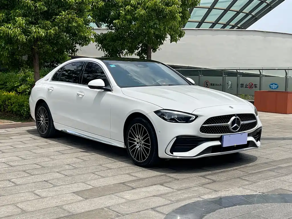Mercedes-Benz C-Class 2025 — фото 3