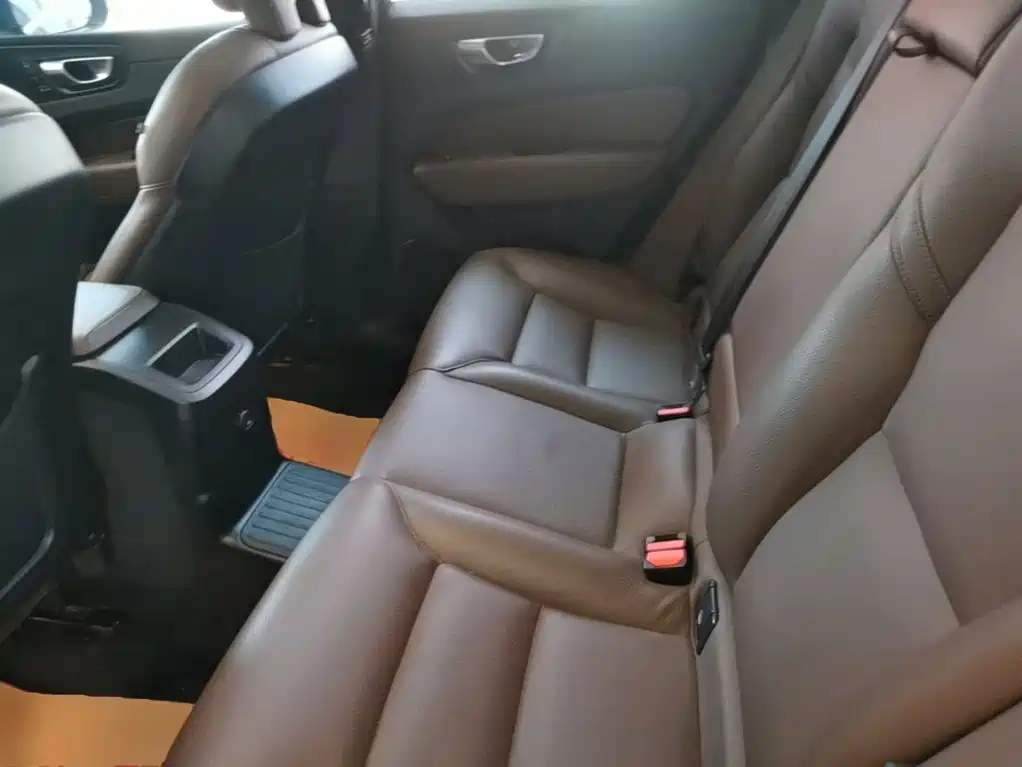 Volvo XC60 PHEV 2023 — фото 13