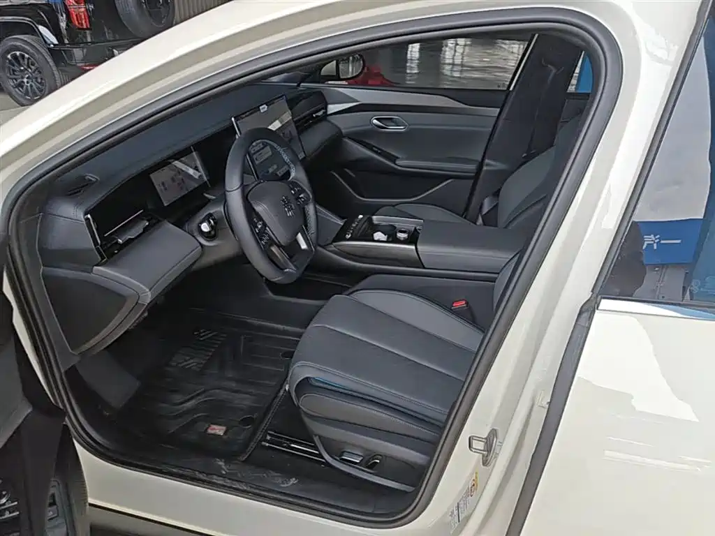 BYD Qin L 2025 — фото 15
