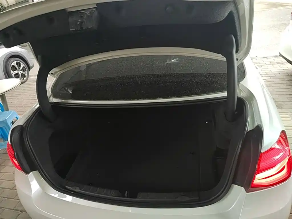 BMW 3 Series 2015 — фото 19