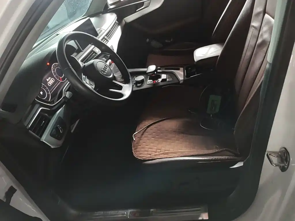 Audi A4L 2018 — фото 11