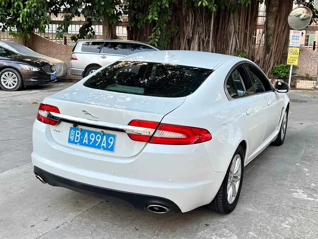 Jaguar XF 2014 — фото 5
