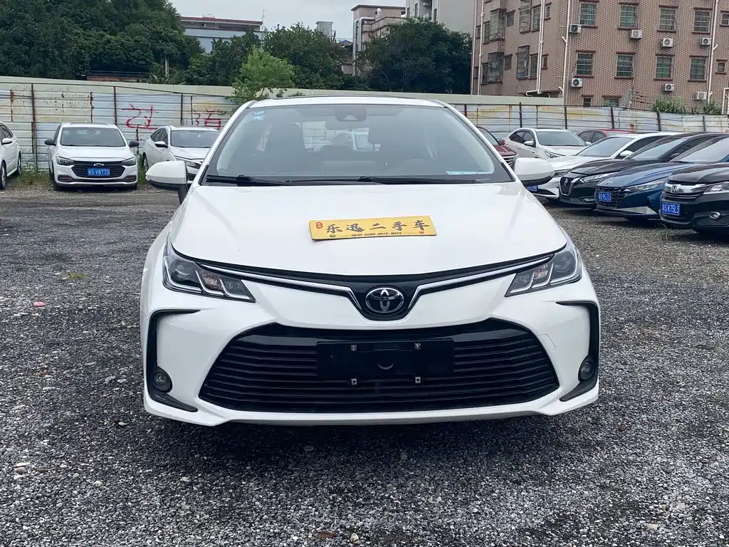 Toyota Corolla 2020 — фото 1