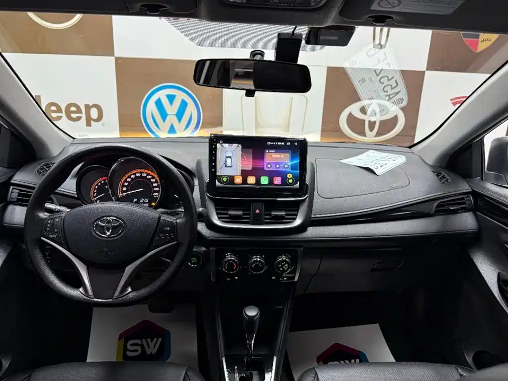 Toyota Yaris L 2023 — фото 9