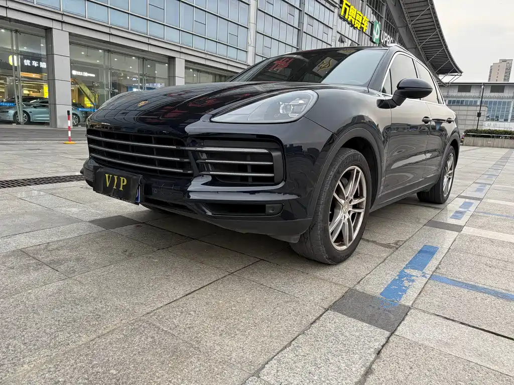 Porsche Cayenne 2021 — фото 1