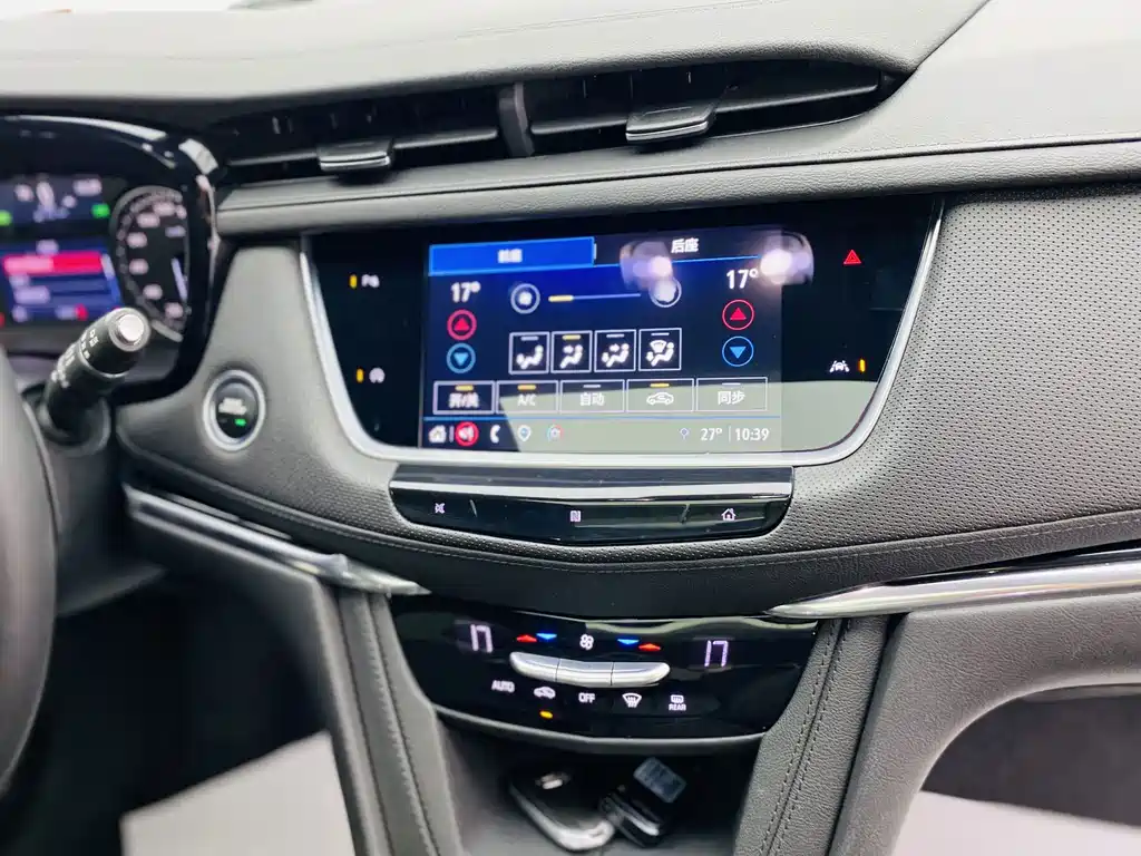 Cadillac XT6 2021 — фото 10