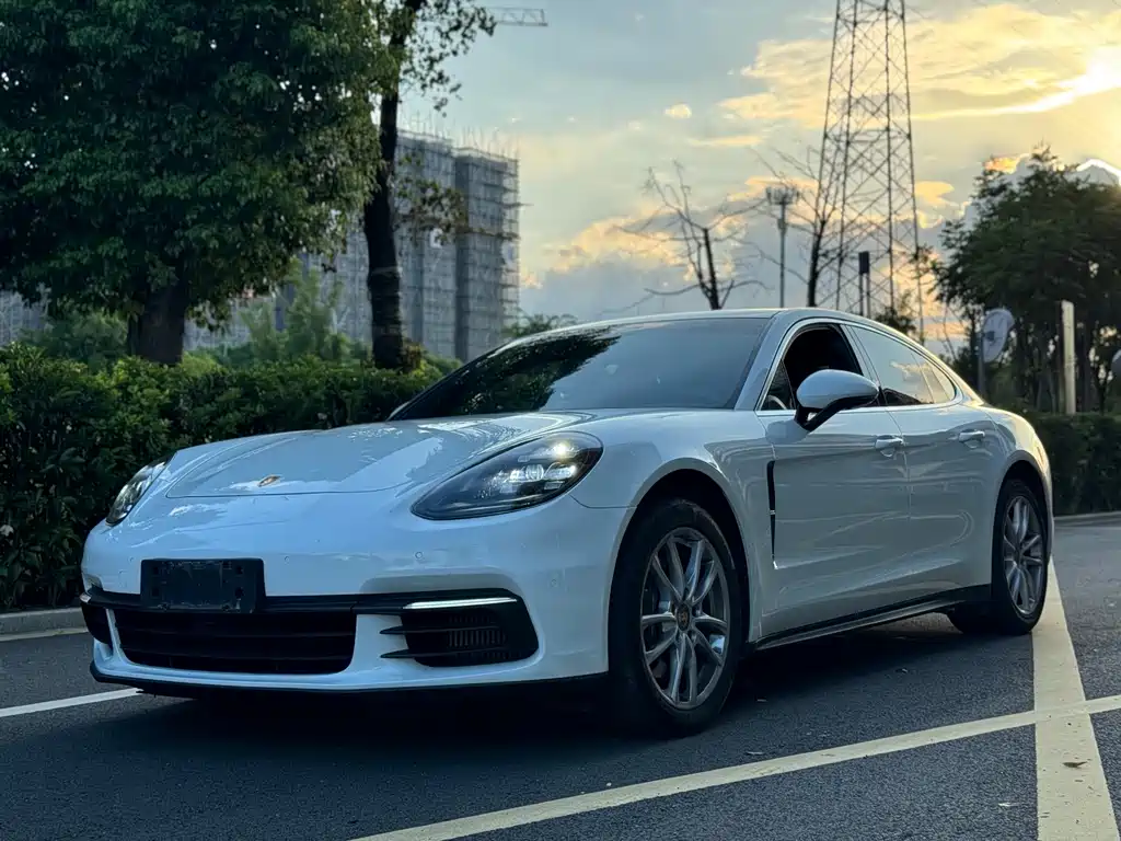 Porsche Panamera 2019