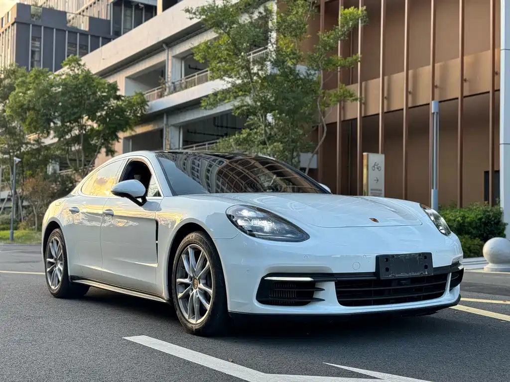 Porsche Panamera 2019 — фото 3